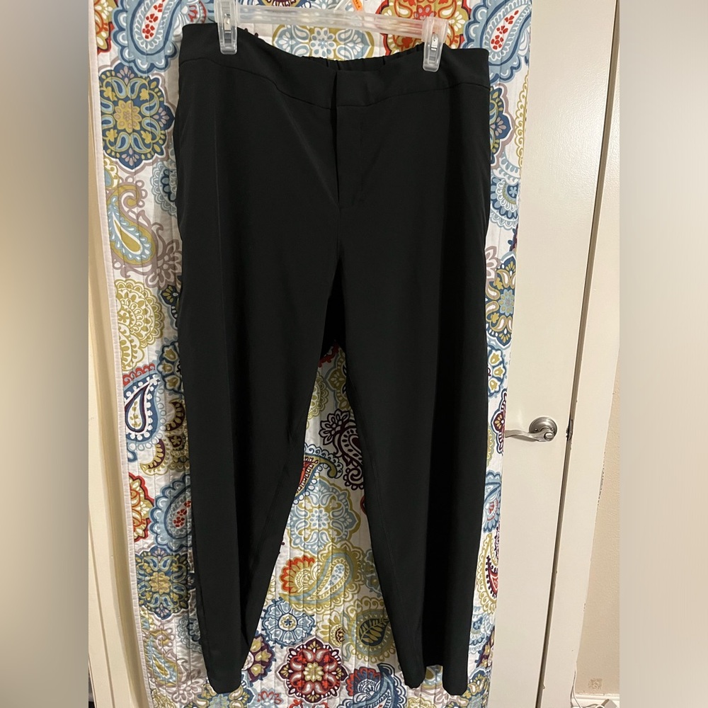 Ava & Viv 1x Black Tapered Relaxed Lightweight Cropped Pants